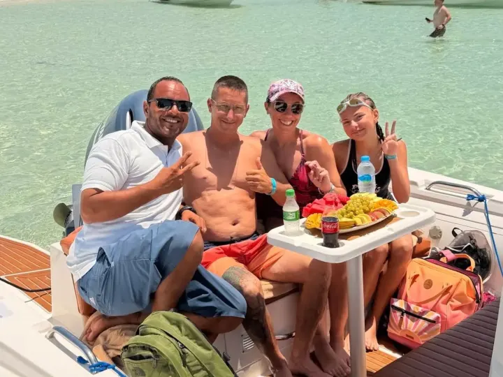 Private Speedboat Trip in Hurghada – White Island, Snorkeling & Dolphin Search