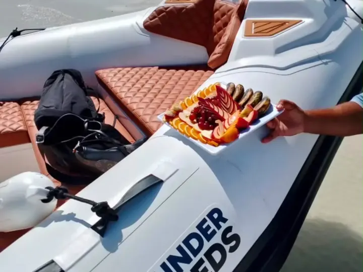 Private Speedboat Trip in Hurghada – White Island, Snorkeling & Dolphin Search