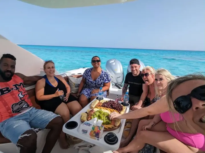 Private Speedboat Trip in Hurghada – White Island, Snorkeling & Dolphin Search