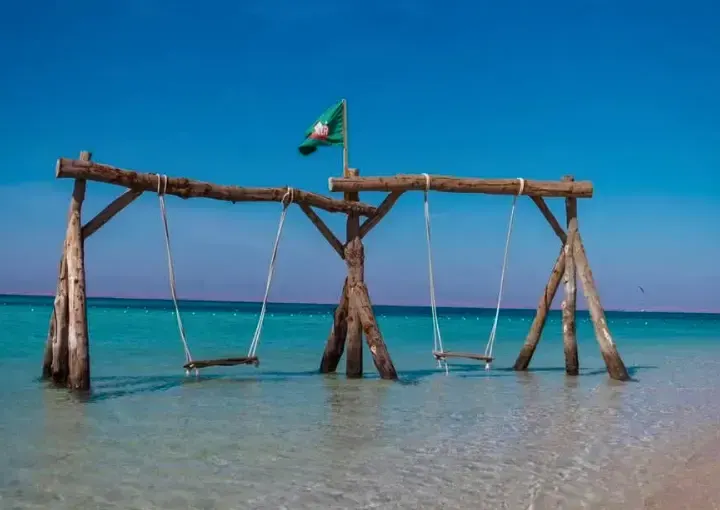 Hula Hula Island by Yacht