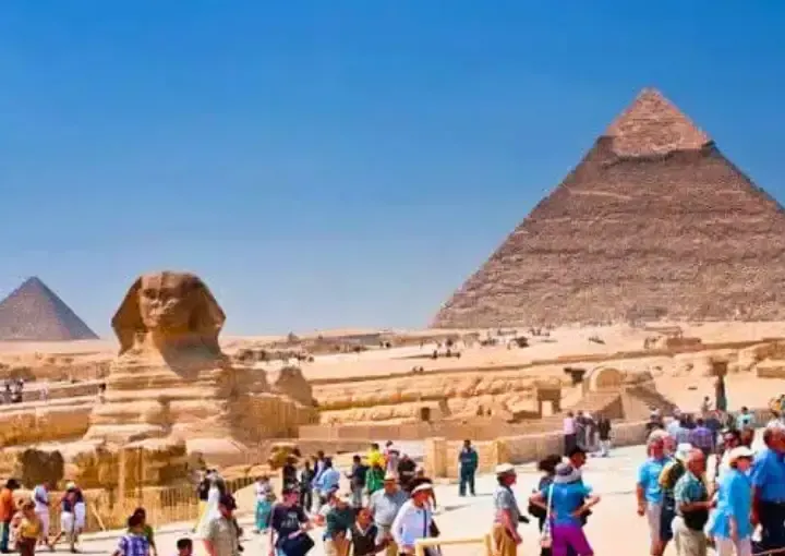 Classic Cairo: Egyptian Museum (Tahrir) & Pyramids
