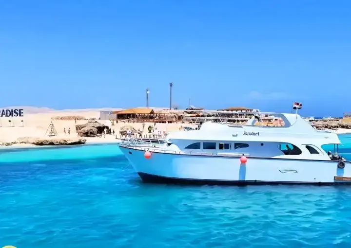 Paradise Island by Yacht